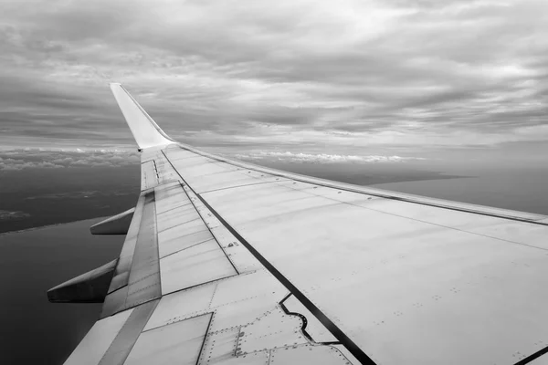 Italy; 30 september 2015, flying airplane wing - EDITORIAL — Stock Photo, Image