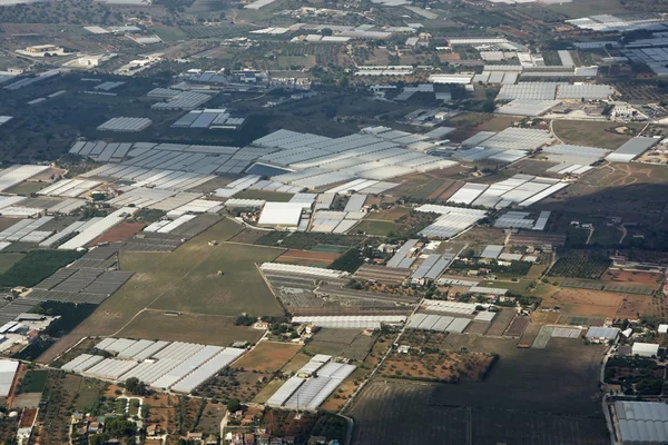 Itália, Sicília, vista aérea de estufas no contryside siciliano — Fotografia de Stock