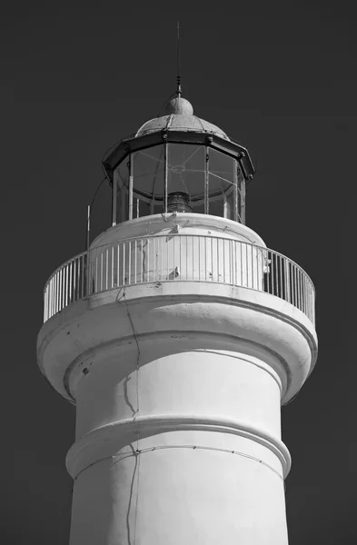 Italia, Sicilia, Mar Mediterraneo, Punta Secca (Ragusa), veduta del faro — Foto Stock