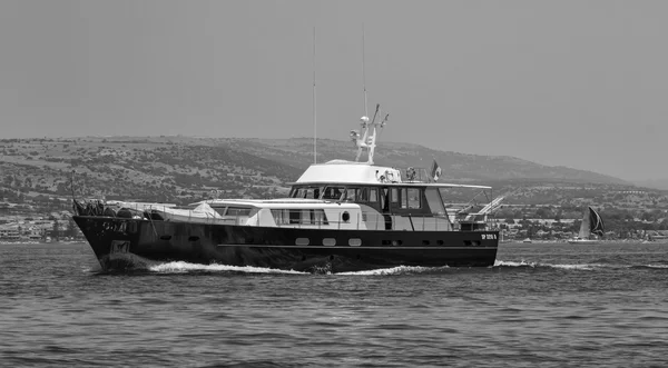 Italië, Sicilië, Middellandse Zee, Marina di Ragusa; 30 juni 2012, luxejacht - redactie — Stockfoto