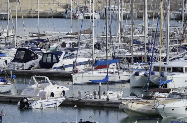 Italy, Sicily, Mediterranean sea, Marina di Ragusa; 25 December 2015, view of luxury yachts in the marina - EDITORIAL — Stock Photo, Image