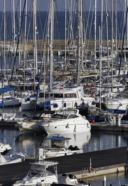 Italy, Sicily, Mediterranean sea, Marina di Ragusa; 8 November 2015, view of luxury yachts in the marina - EDITORIAL — Stock Photo, Image