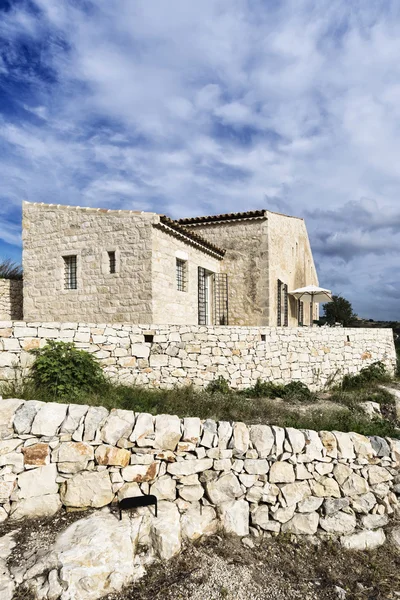 Italy, Sicily, countryside (Ragusa Province), typical stone sicilian house — Stock Photo, Image