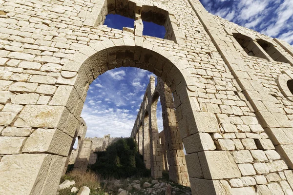 Italy; Sicily, Sampieri (Ragusa Province), ruins of an old bricks factory — Stock Photo, Image