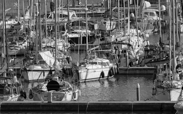 Italy, Sicily, Mediterranean sea, Marina di Ragusa; 17 october 2015, view of luxury yachts in the marina - EDITORIAL — Stock Photo, Image