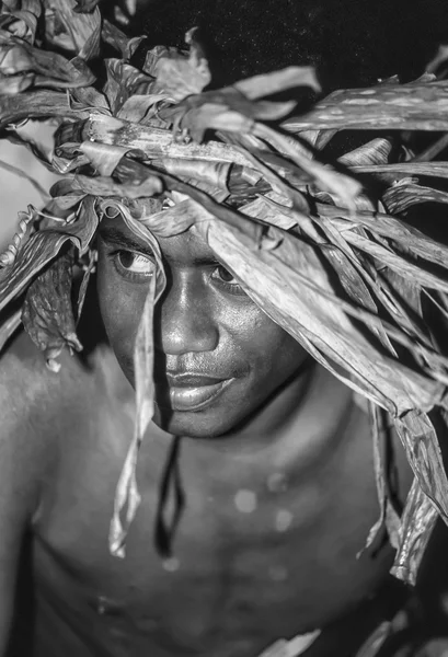 Fiji Islands, Lautoka; 28 january 2001, young man in traditional fijian outfit - EDITORIAL (FILM SCAN) — Stock Photo, Image