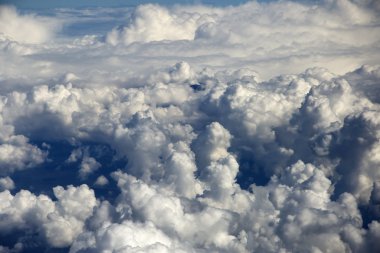İtalya, bulutlar gökyüzünde, havadan görünümü