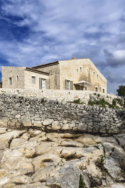 Itália, Sicília, zona rural (província de Ragusa), casa típica siciliana de pedra — Fotografia de Stock