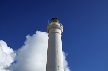 İtalya, Sicilya, Akdeniz, Punta Secca (Ragusa Eyaleti), deniz feneri manzarası