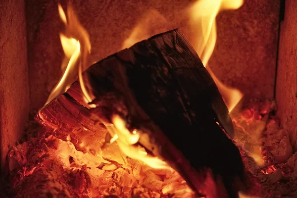 Firewood burning in a stove — Stock Photo, Image