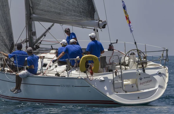 Italie, Sicile, Méditerranée ; 30 juin 2012, voilier lors d'une course - EDITORIAL — Photo