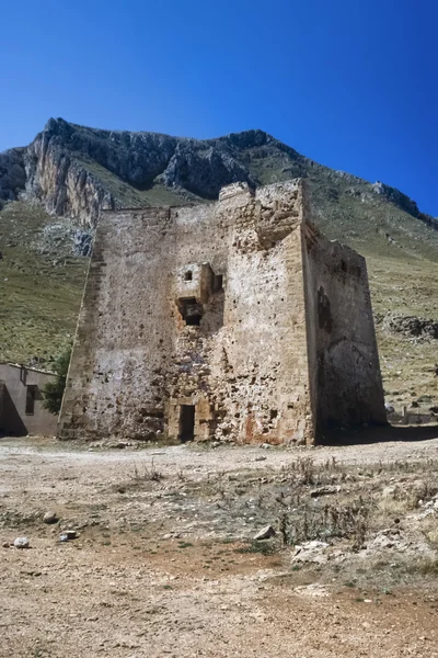 Italien, Sizilien, s. vito lo capo (Provinz Trapani), Blick auf die alte Thunfischfabrik - Filmscan — Stockfoto