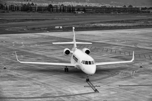 Italia, Sicilia, Aeropuerto de Comiso (provincia de Ragusa); 17 enero 2014, jet ejecutivo - EDITORIAL — Foto de Stock