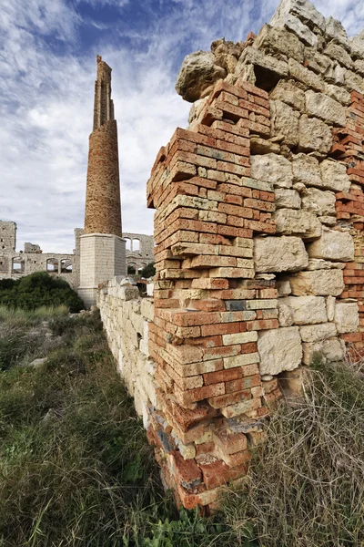 Italien; Sizilien, sampieri (Provinz Ragusa), Ruinen einer alten Ziegelfabrik — Stockfoto