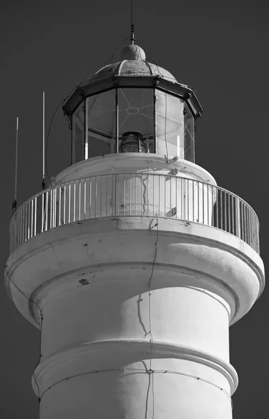 Italia, Sicilia, Mar Mediterraneo, Punta Secca (Ragusa), veduta del faro — Foto Stock