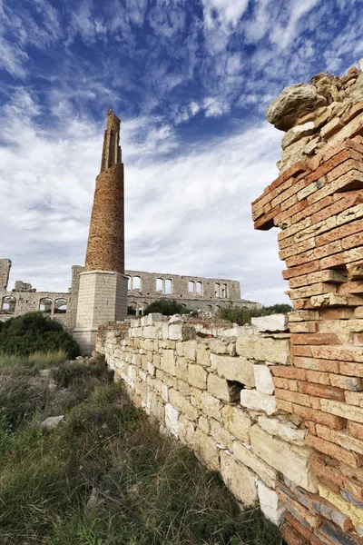 Italien; Sizilien, sampieri (Provinz Ragusa), Ruinen einer alten Ziegelfabrik — Stockfoto