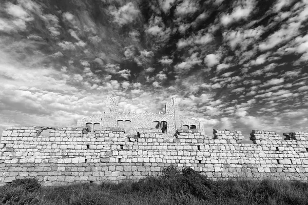 Italia; Sicilia, Sampieri (provincia de Ragusa), ruinas de una antigua fábrica de ladrillos —  Fotos de Stock