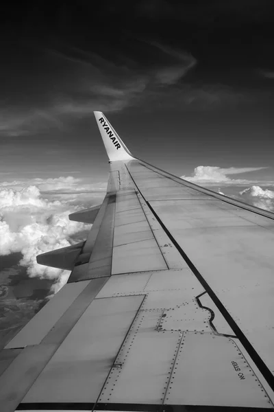 Italy; 30 september 2015, flying airplane wing - EDITORIAL — Stock Photo, Image