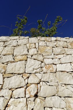 İtalya, Sicilya, kırsal, tipik el yapımı Sicilyalı taş duvar