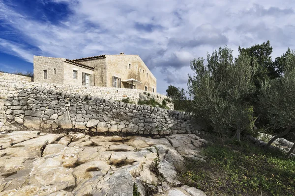 Italia, Sicilia, campo (provincia de Ragusa), casa típica siciliana de piedra — Foto de Stock