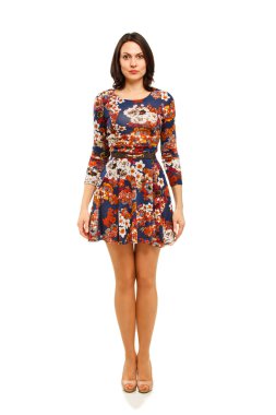 Kendine güvenen genç iş kadını tam uzunlukta portresi