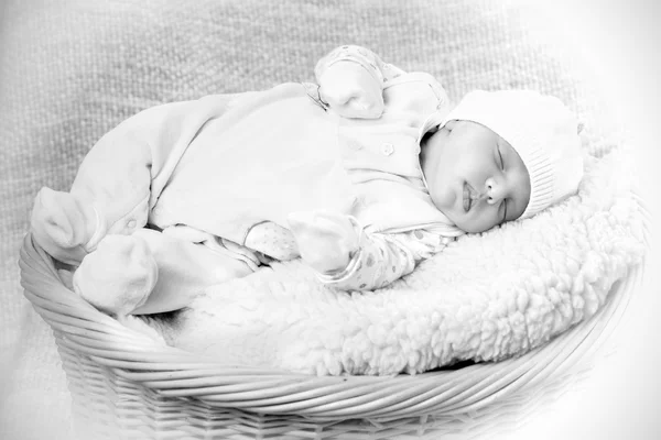Портрет прекрасного спящего ребенка — стоковое фото