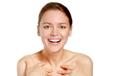 mutlu genç gülümseyen