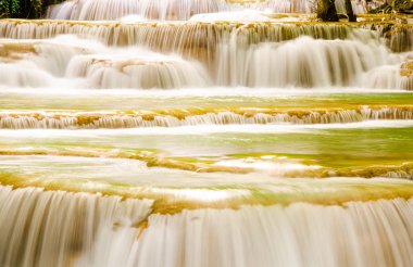 sonbahar ormandaki inanılmaz Tayland şelale