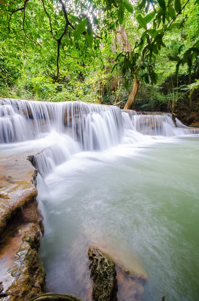 Huai Mae Khamin waterfall in deep forest National Park Kanjanabu — Stock Photo, Image