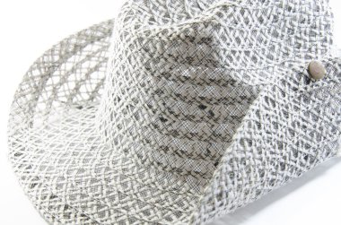 Beyaz arkaplanda izole edilmiş şapka