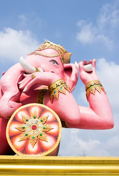 Ganesh standbeeld in Prachinburi provincie van thailand — Stockfoto