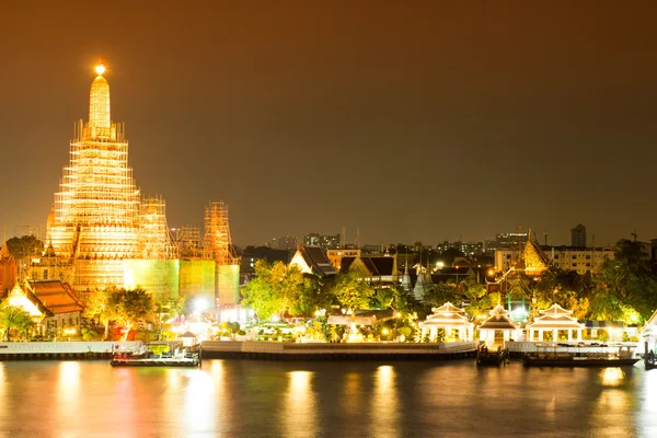 Wat Arun Temple in bangkok twilight Thailand — Stock Photo, Image