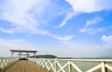 Atsadang ahşap köprü Koh Sichang Adası'Thailan