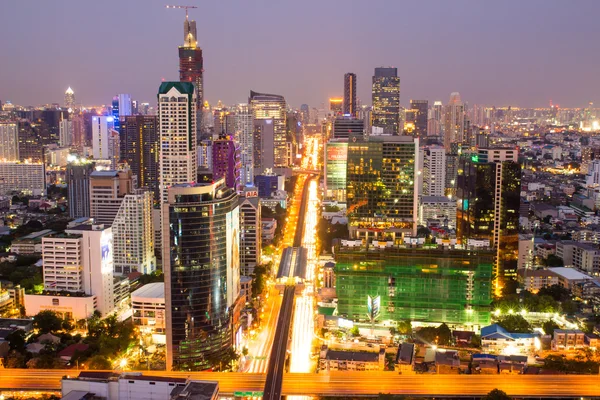 曼谷，泰国-四月 9: 精彩黄昏，禁止在沙吞 — 图库照片