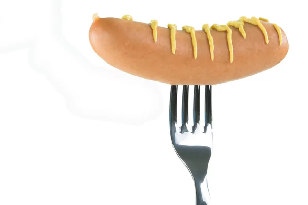 Rohe Wurst mit Senf auf einer Gabel durchbohrt verziert, isoliert o — Stockfoto