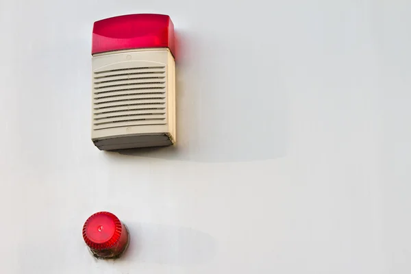 Açık alarm ve uyarı cihazları