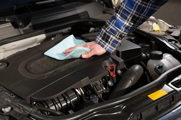 Car engine cleaning — Stock Photo, Image