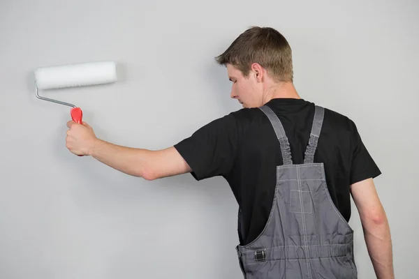 Pintor inicia seu trabalho — Fotografia de Stock