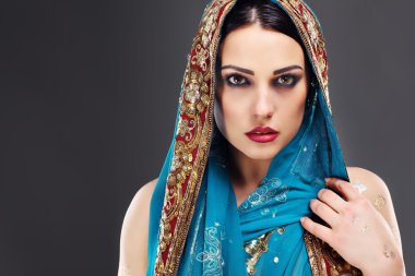 Güzel Hintli kadın.