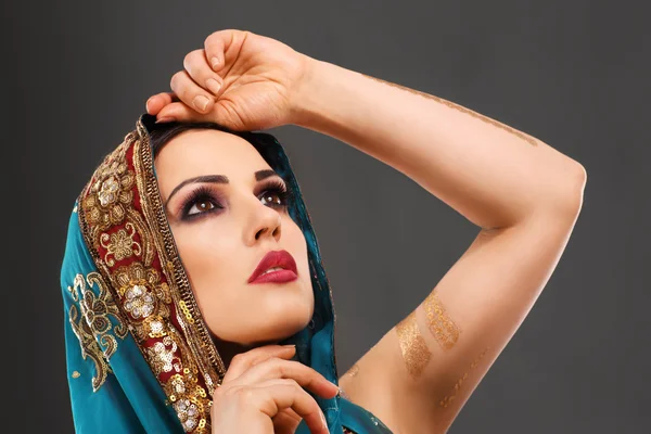 Güzel Hintli kadın.