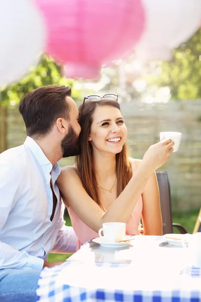 Young couple in cafe — Stock Photo, Image