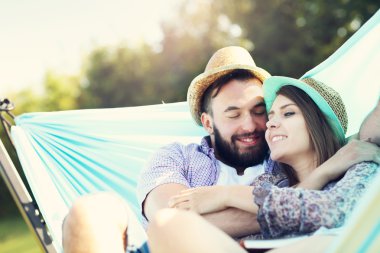 hamakta rahatlatıcı romantik Çift