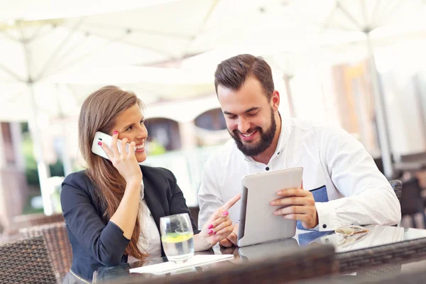 Young business people working on project — Stock Photo, Image