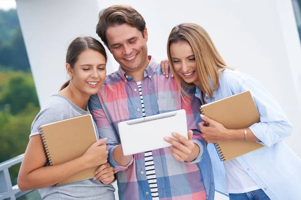 Group of students studying together in the campus — Stock Photo, Image