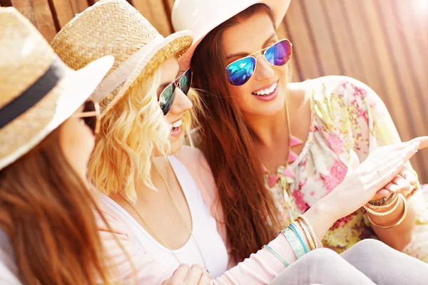 Nişan yüzüğü hayran arkadaşlar