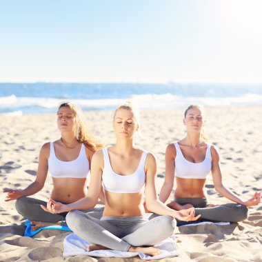 Pratik yoga kadın grubu