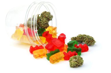 Yenilebilir marihuana. Yenilebilir Kenevir. THC Enfüzyonlu Jelibon Ayıları. CBD Enfüzyonlu Sakız Şekerleri. Tıbbi Esrar. Eğlence amaçlı marijuana. THC ve CBD kenevir şekerlemeleri. Yenilebilir marijuana ürünleri.