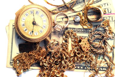 Altın için nakit. Nam-ı diğer CASH 4 Gold. Kırık mücevherlerinizi ve altınlarınızı Altın Rafineri 'ye dönüştürdüğünüzde Soğuk Katı Nakde çevirin. Altın için nakit pek çok kişinin bantladığı popüler bir iş girişimidir.