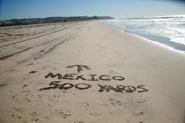 Words Sand Mexico 500 Yards Arrow Pointing Mexico Written Sand — Stock Photo, Image