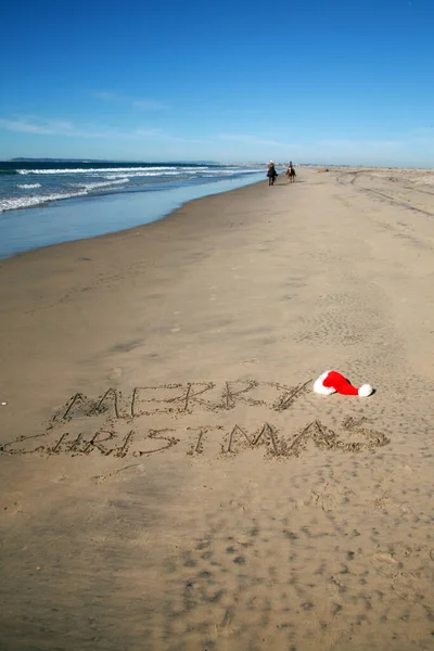 Kerstwoorden Strand Zand Woorden Vrolijk Kerstfeest Geschreven Het Strand Zand — Stockfoto